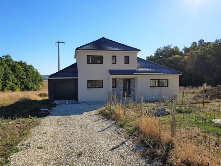 Maison contemporaine de haute qualité avec jardin et garage attenant à Avallon