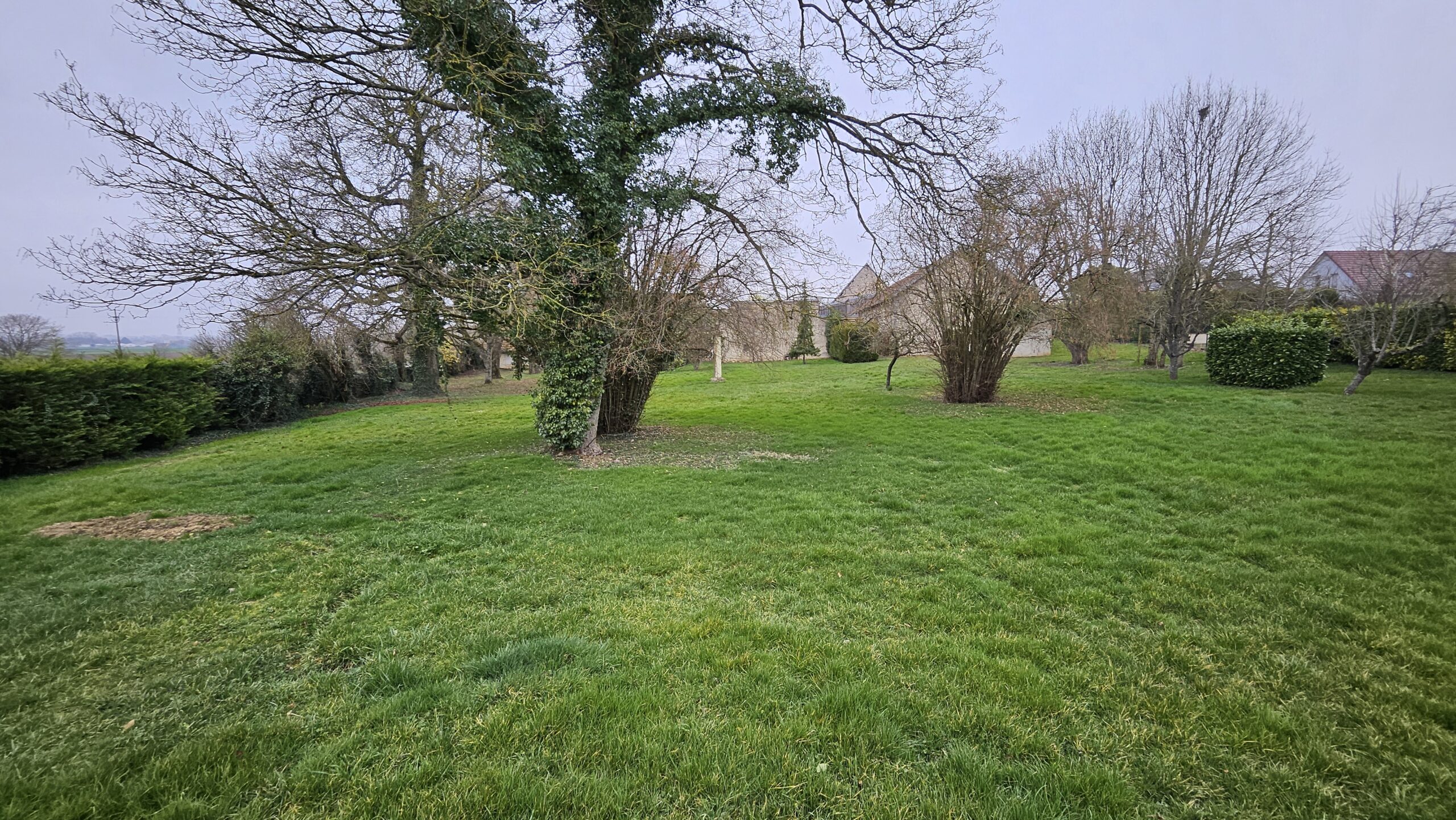 Terrain à Varois-et-Chaignot