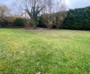 Terrain à Courtois-sur-Yonne